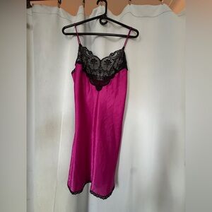 VAL MODE lace-top slip camisole. Size S